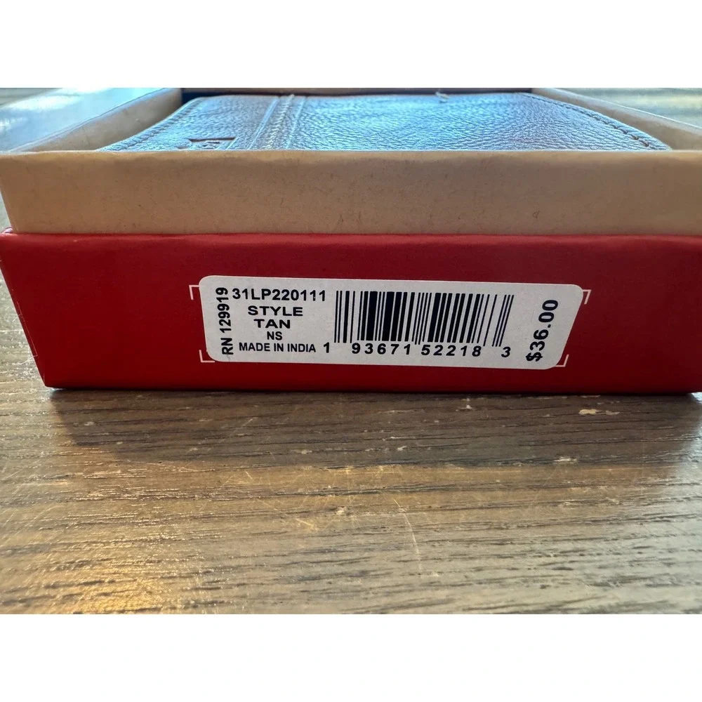 Levi's Men's Genuine‎ Leather Bi-Fold Wallet Tan Brown New in Box